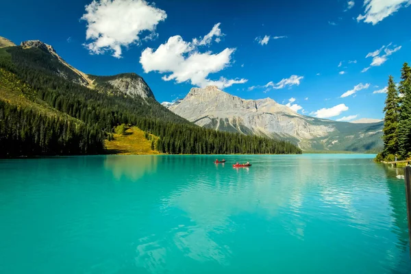 Emerald-tó, a Yoho Nemzeti Park, Bc, Kanada — Stock Fotó
