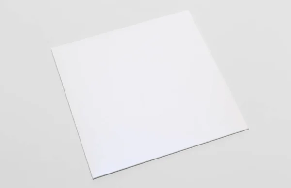 Λευκό τετράγωνο με φάκελο πρότυπο, απομονωμένο — Φωτογραφία Αρχείου