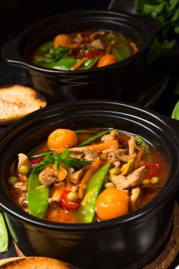 masada kase haşlanmış dana yahni pişirmek