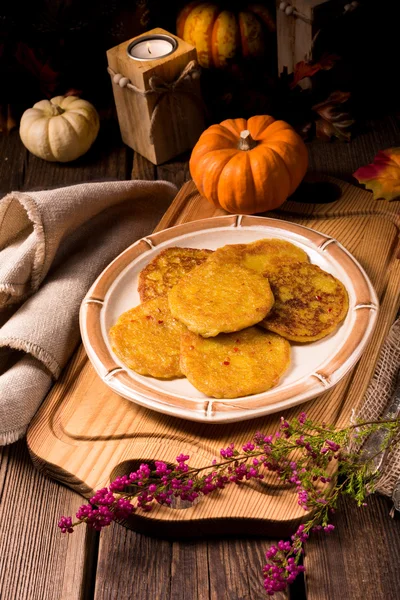 Panqueques de papa en la mesa — Foto de Stock