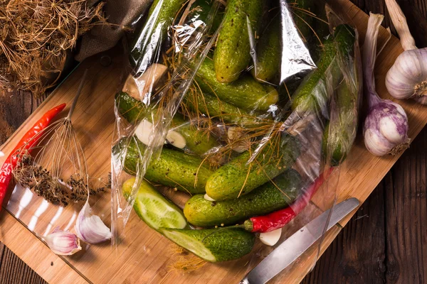 Pepinos de sal almacenados brevemente — Foto de Stock