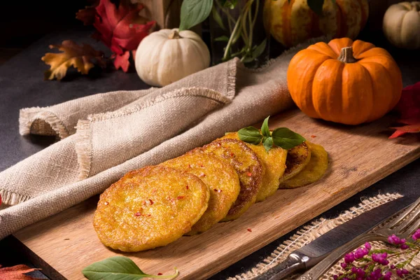 Panquecas de batata com purê de abóbora — Fotografia de Stock