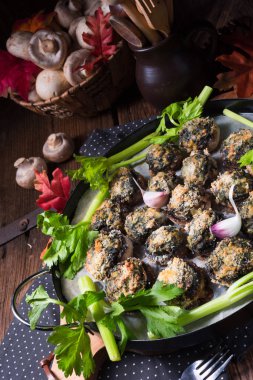 fırında mantar dolması