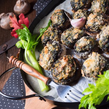 fırında mantar dolması