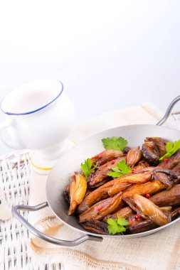 Kızarmış istiridye mantar