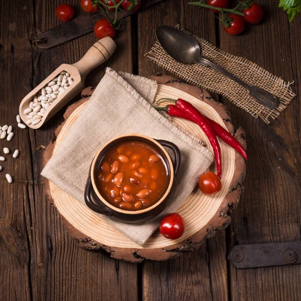Frijoles con salsa de tomate —  Fotos de Stock