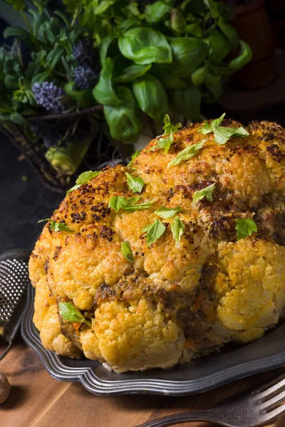 Coliflor rellena con carne picada — Foto de Stock