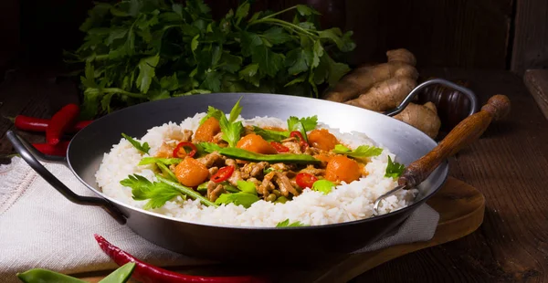 Kalfsvlees Fricassee met rijst — Stockfoto