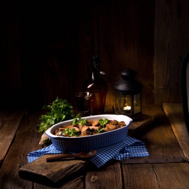 Otlar ile patlıcan güveç  