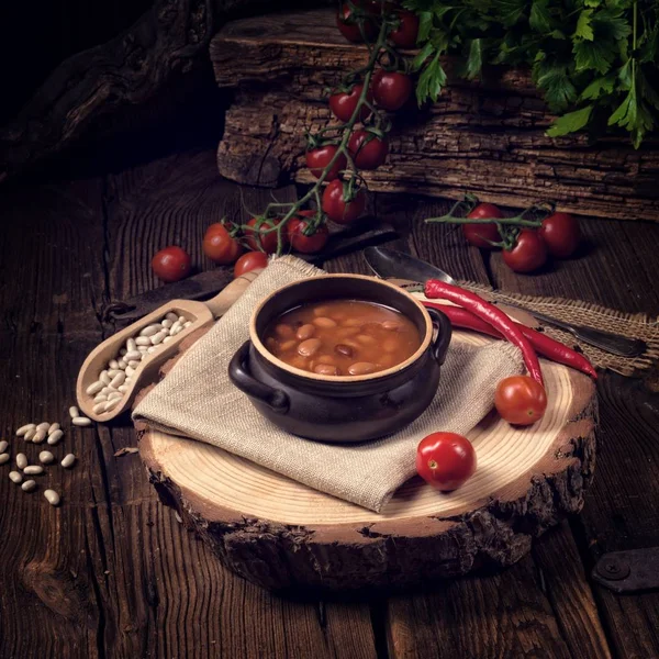 Feijão com sopa de molho de tomate — Fotografia de Stock