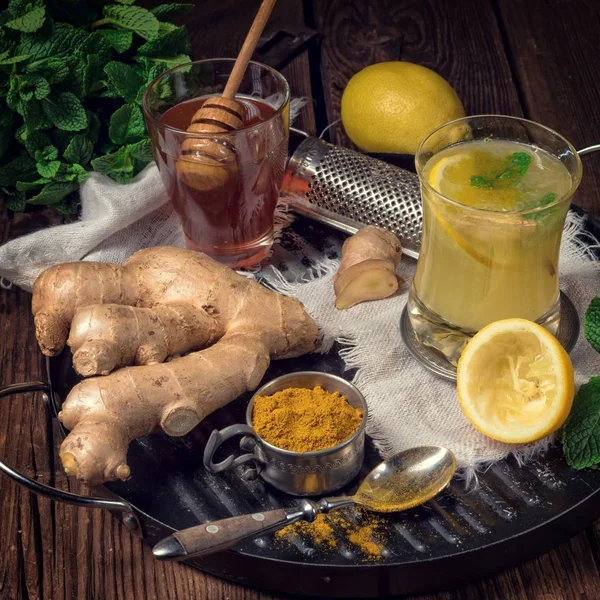 Limonada casera de limón y jengibre —  Fotos de Stock