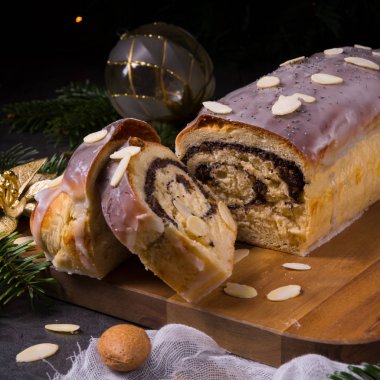 haşhaş pasta kesme