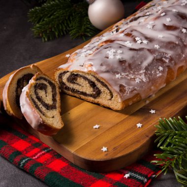 haşhaş pasta kesme