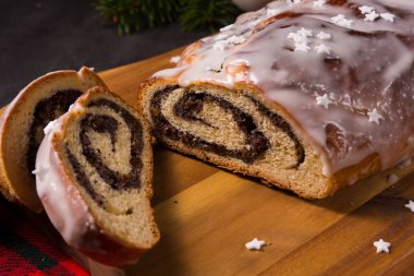 haşhaş pasta kesme