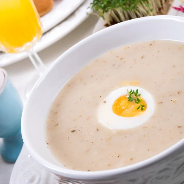 Польский пасхальный суп — стоковое фото