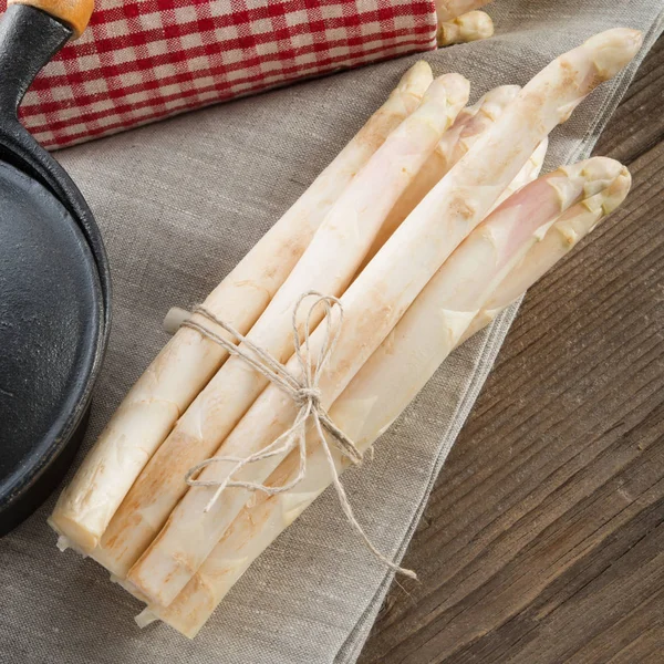 taze beyaz kuşkonmaz