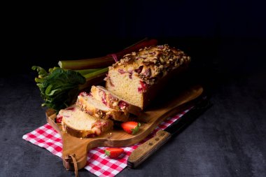 çilek ravent pasta