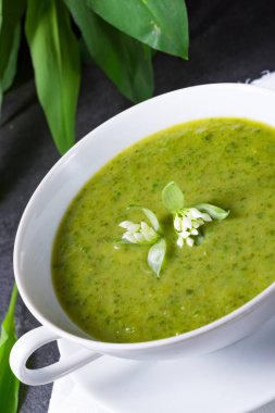 yabani sarımsak çorbası