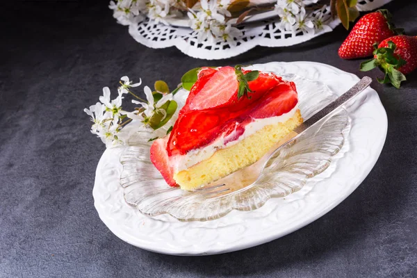 Tarta de crema de fresa —  Fotos de Stock