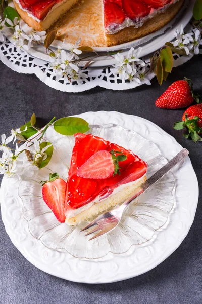 tasty baked Strawberry-cream-cake