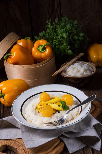 Chicken in a curry cream sauce — Stock Photo, Image