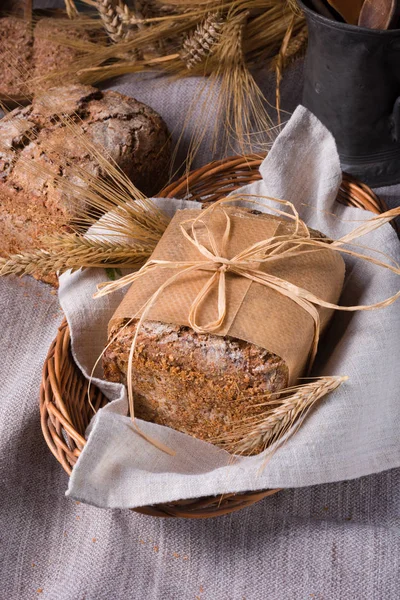 Fresh wholemeal bread — Stock Photo, Image