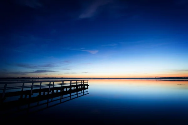 Hermoso amanecer en el lago —  Fotos de Stock