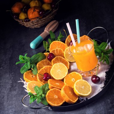 Turuncu limonata limon ve nane