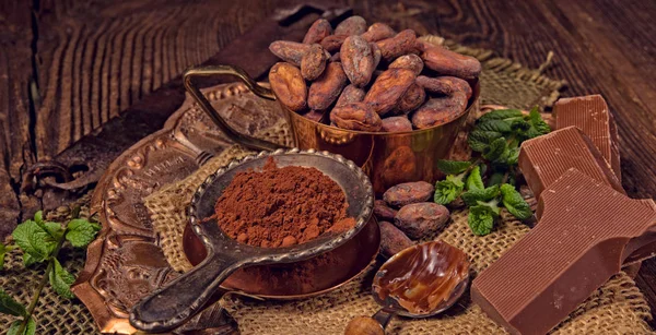 Chokladkakor och bönor — Stockfoto