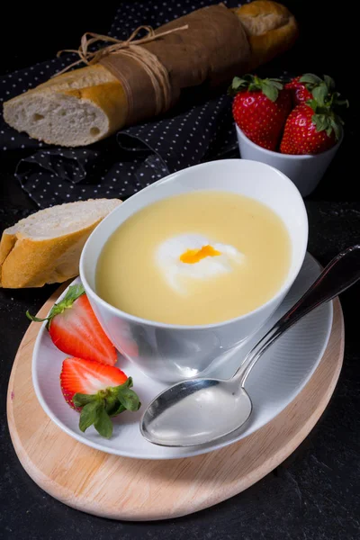 Asparagus cream soup — Stock Photo, Image