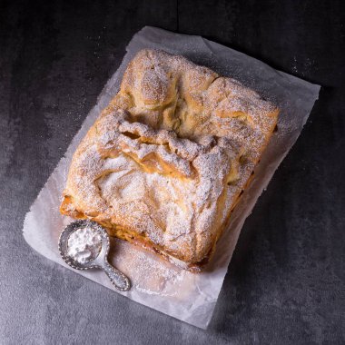 Lehçe kremalı pasta