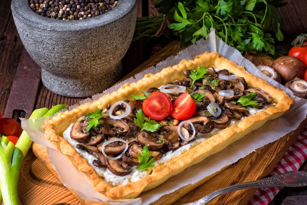 Crostata di funghi con ricotta — Foto Stock