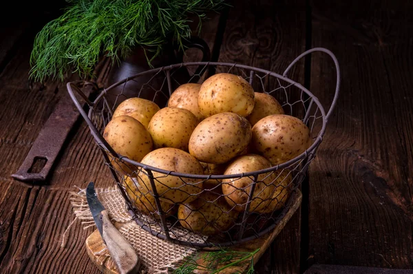 Σωρό των πρώτων πατάτες — Φωτογραφία Αρχείου