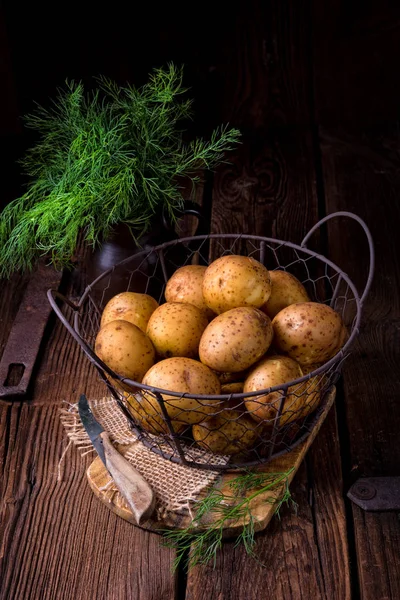 Haufen roher Kartoffeln — Stockfoto