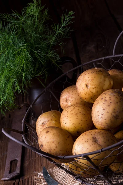 Fresh raw potatoes — Stock Photo, Image