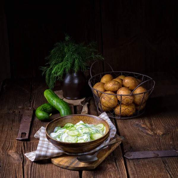 Okurkový salát s jogurtem — Stock fotografie