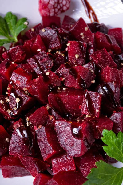 Ahududu ile pancar salatası