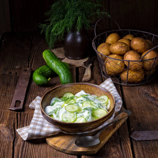 Komkommer salade met yoghurt — Stockfoto