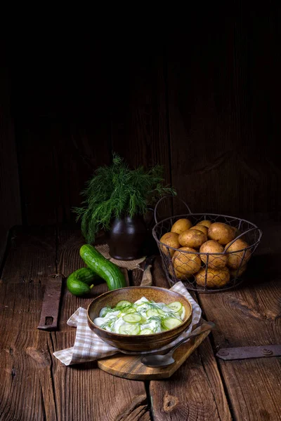 Gurkensalat mit Joghurt — Stockfoto