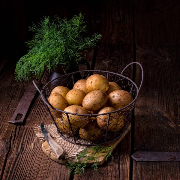 Fresh raw potatoes — Stock Photo, Image