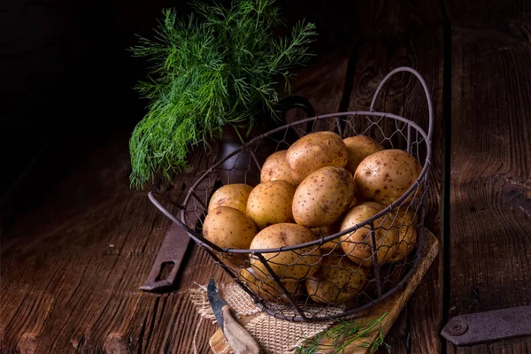 Fresh raw potatoes — Stock Photo, Image