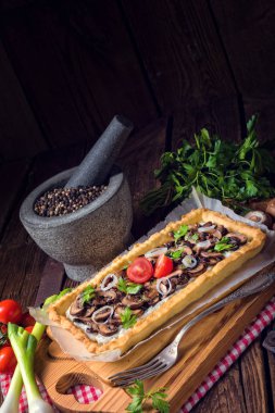 Mantarlı turta ve ricotta.