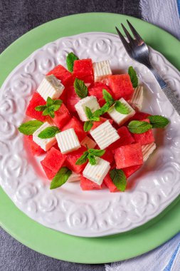 Karpuz ile Yunan salatası