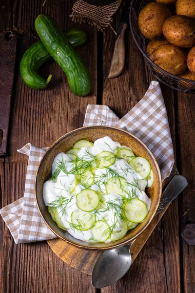 Salada de pepino com iogurte — Fotografia de Stock