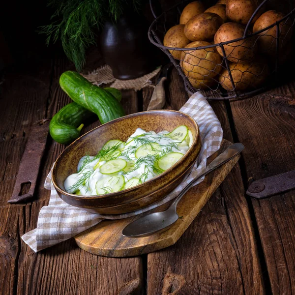 Salada de pepino com iogurte — Fotografia de Stock