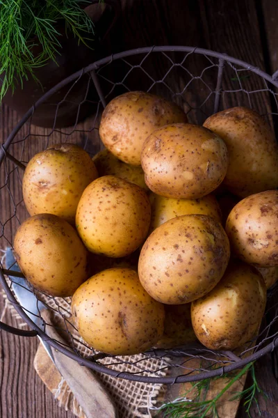 Färsk rå potatis — Stockfoto