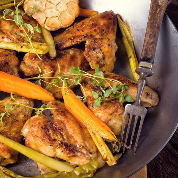 Grilled chicken wings — Stock Photo, Image