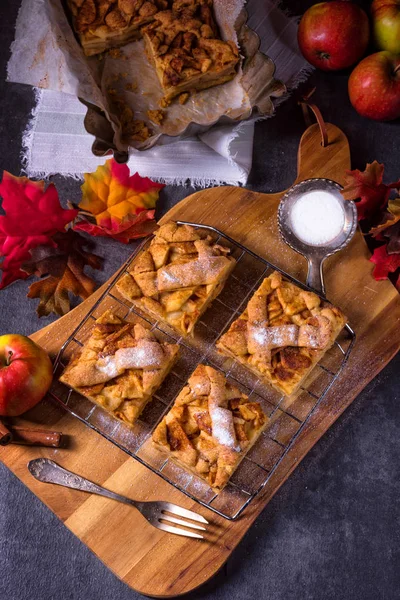 Lezzetli Elmalı Turta