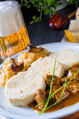 Gulaslı orijinal czech hamur tatlısı.