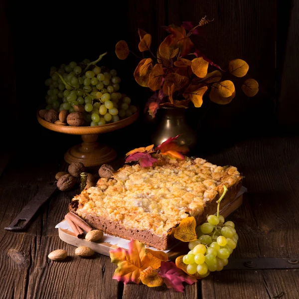 Charlotte cake whit chocolate base — Stock Photo, Image